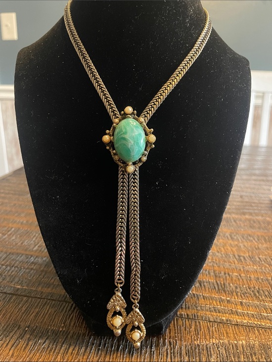 Jewelry - Vintage Mid Century Lady's Bolo Tie Slider Necklace Green Cabochon
